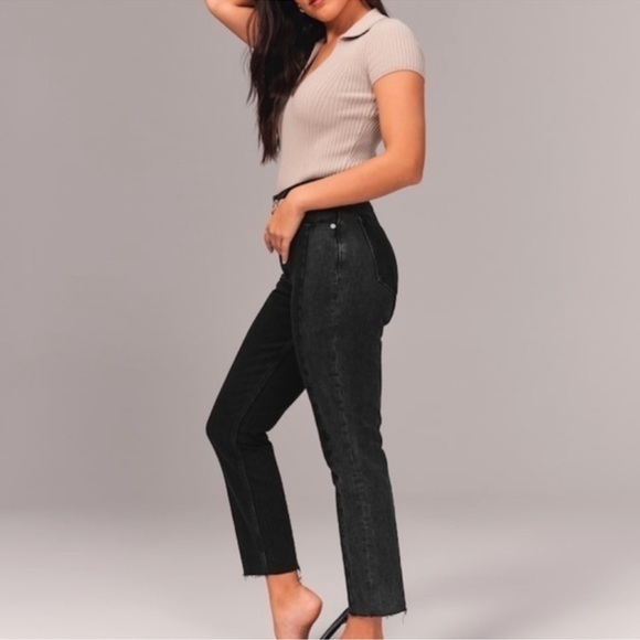 Abercrombie & Fitch The Mom High Rise Curve Love Black Jeans - Picture 3 of 7
